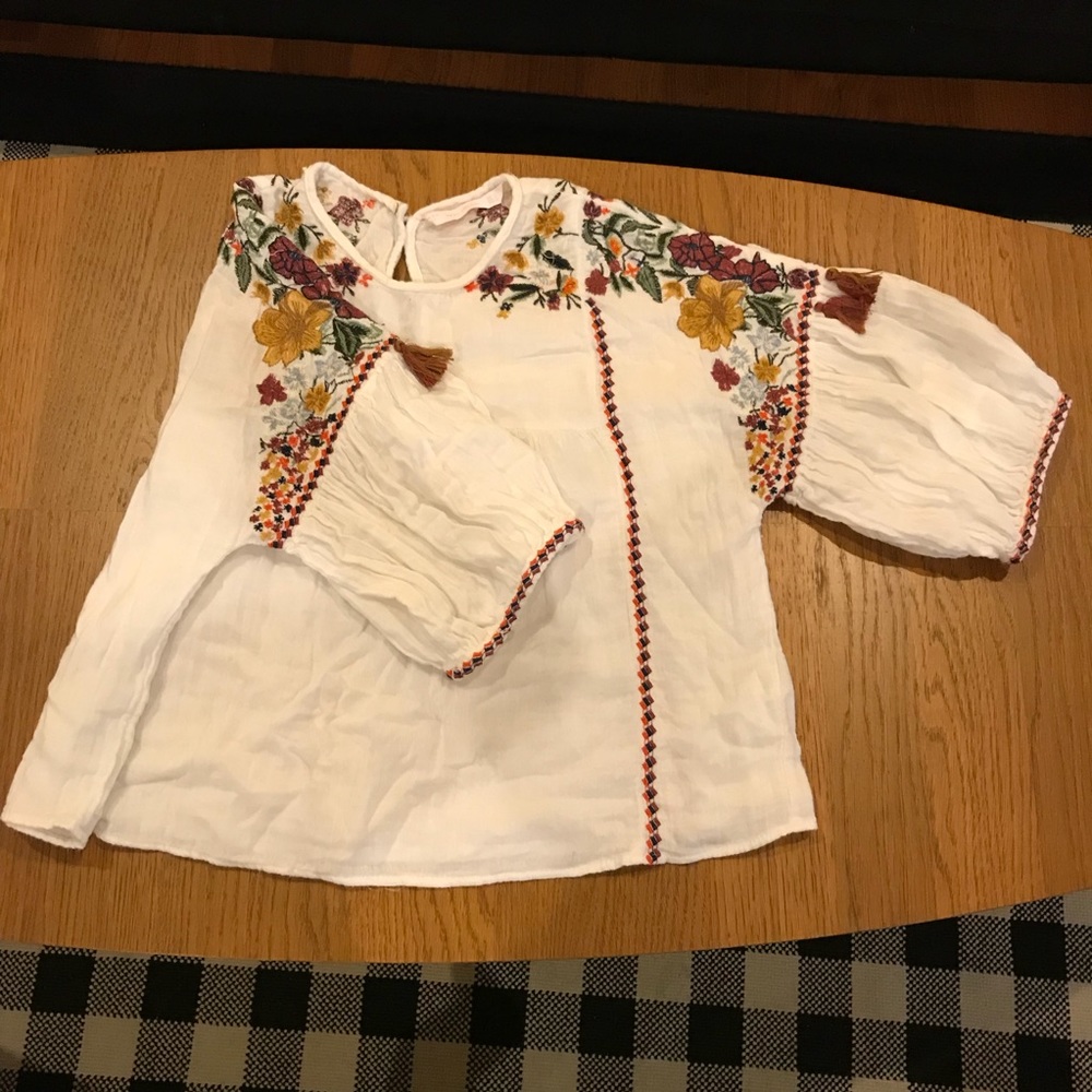 Zara Embroided Top & Tassels ||Size L||